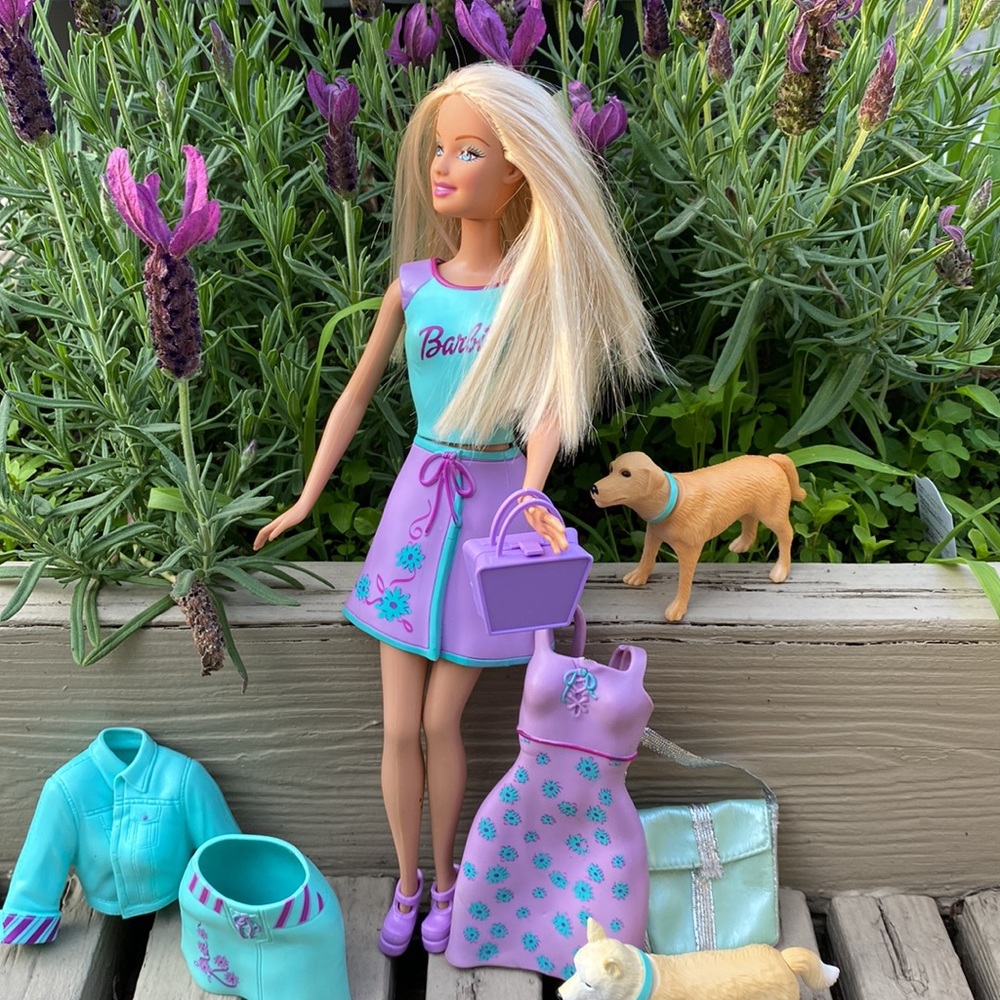 Mattel Barbie Stretch Sensation Rubber Clothes &  2 Pet Bobbin Head Bow-Wow Dogs